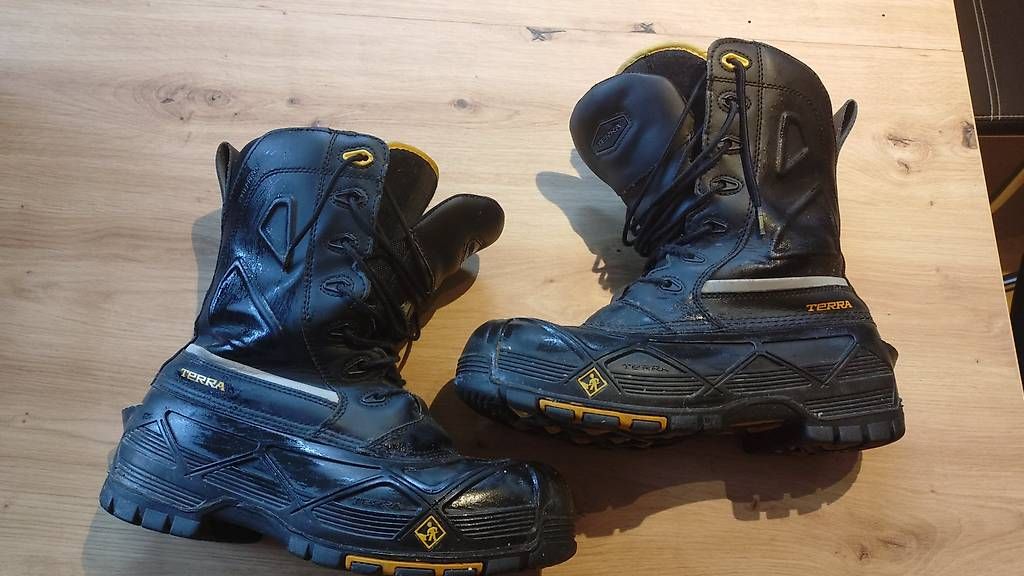 Scarpe da uomo: Chaussure de sécu hiver Terra – Usato da Bruson venduto da arn_t9dc