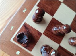 Schach Brett Wooden Chess Set Board and Pieces New!