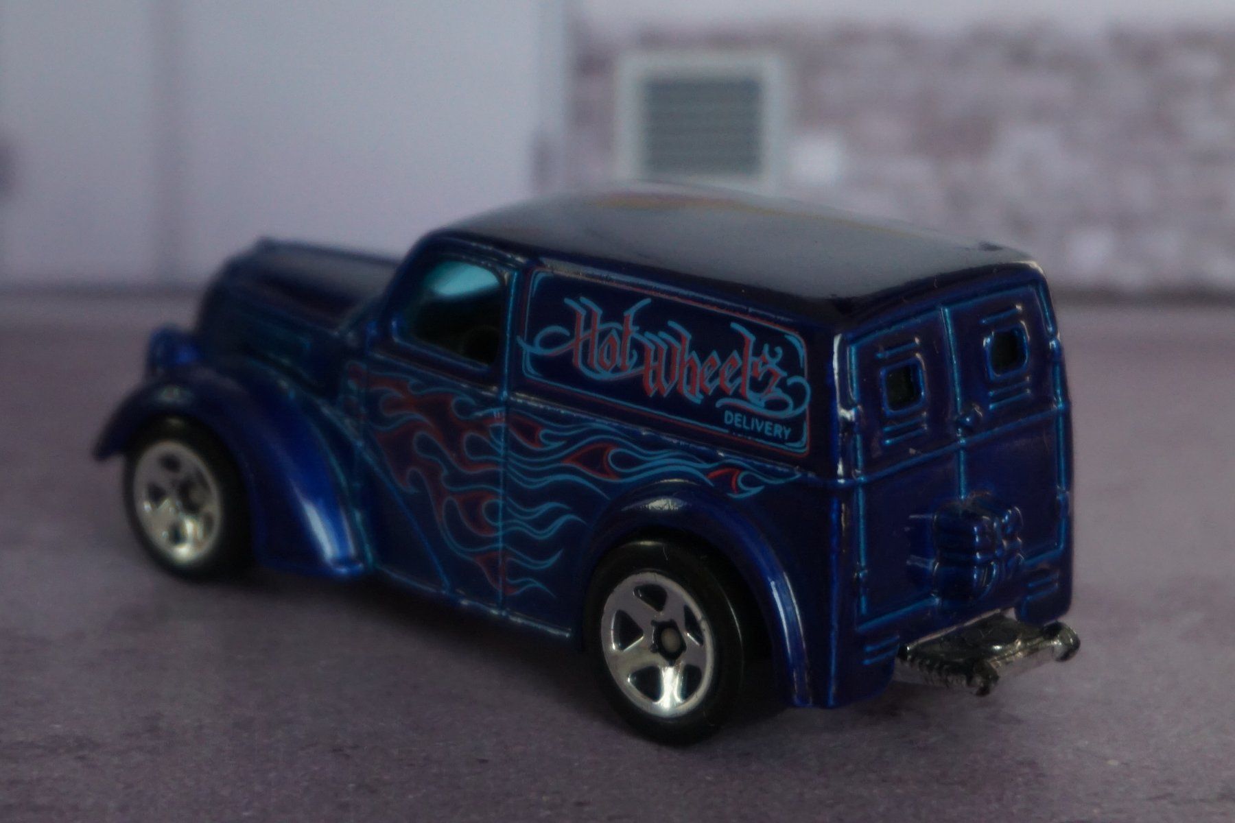Hot Wheels Modellini d'auto: HotWheels Ford Anglia Van KULT !!!!!!!!!!!!!!!!!! – Usato da Reiden venduto da Doppeldecker69 1