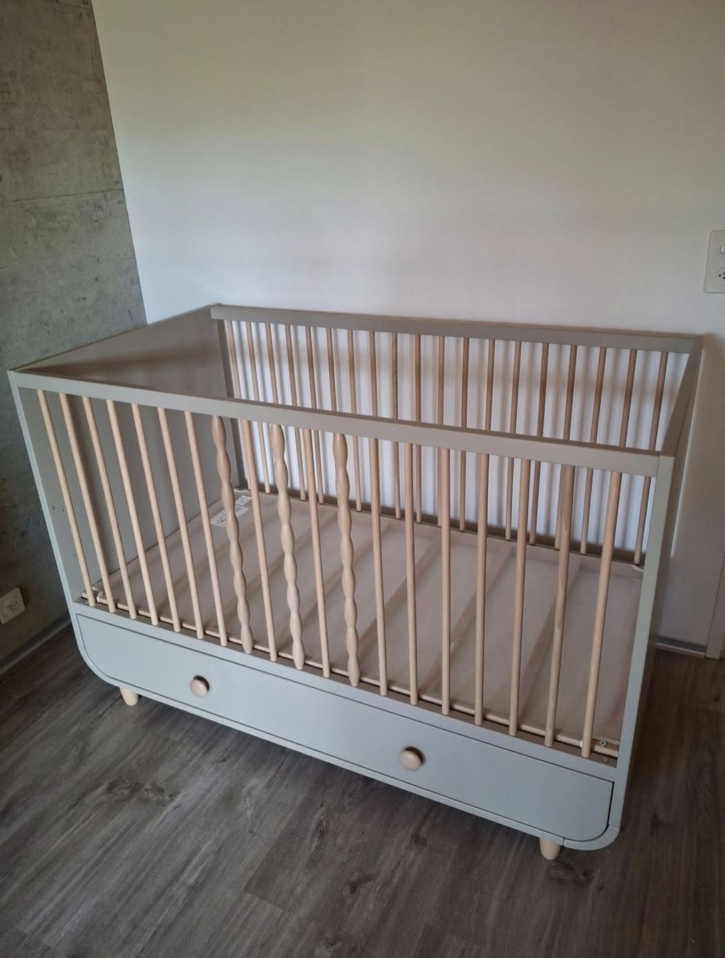 Betten: Lit bébé évolutif - comme neuf – Gebraucht aus St. Ursen von leotti11