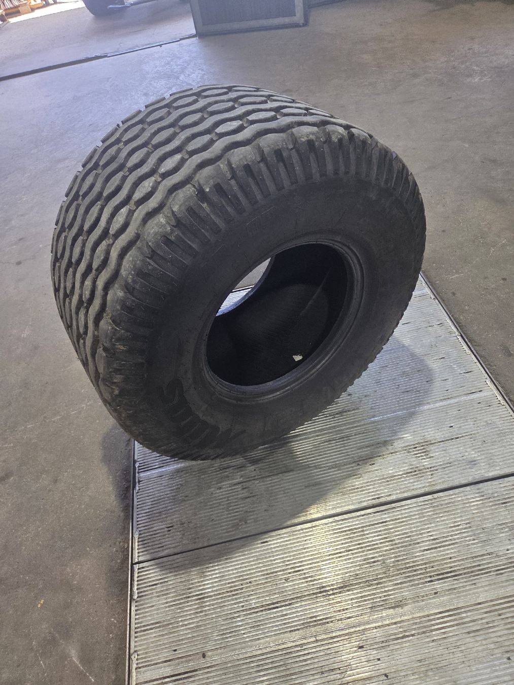 Pneumatici & Ruote complete: Mitas 500/50r17 – Difettoso da Lindau venduto da KundKL