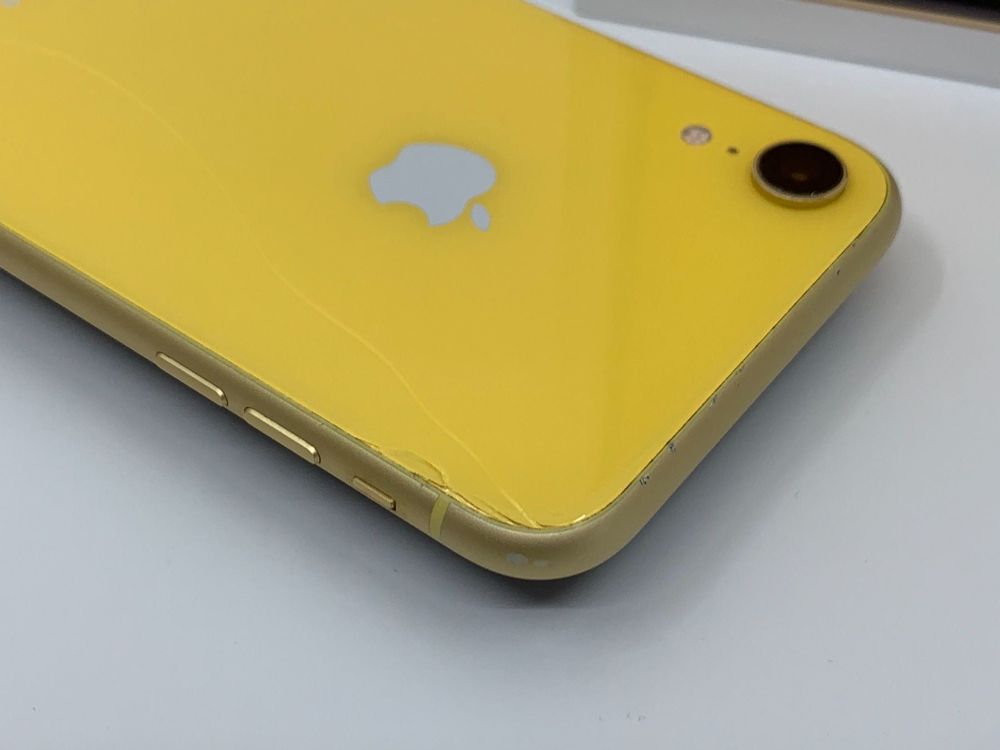 iPhone XR Yellow 64 GB Softbank