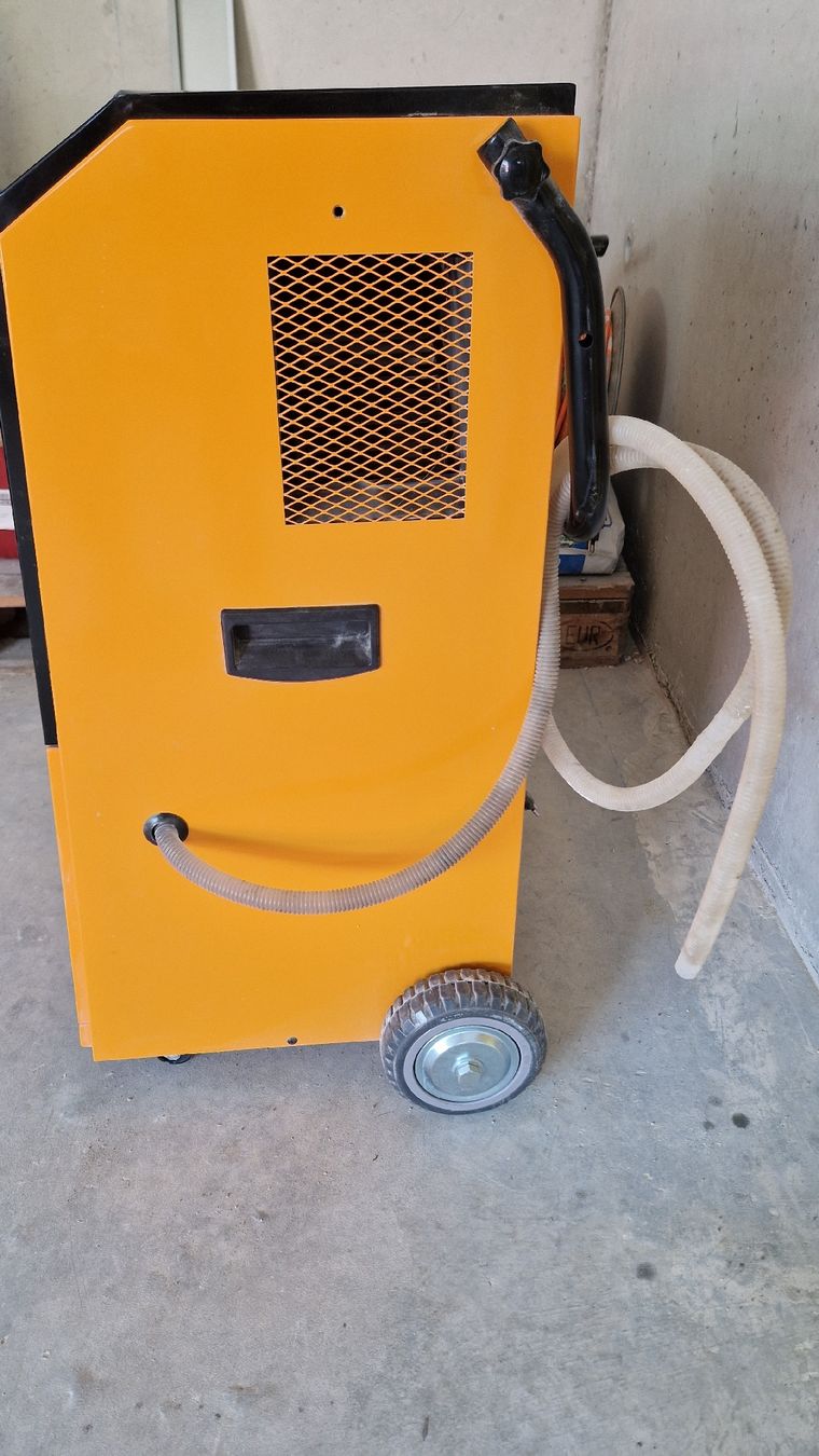 Deumidificatori: Ayce Industrie Luftentfeuchter 60 L – Usato da Sisseln AG venduto da Andreas.Wa 1