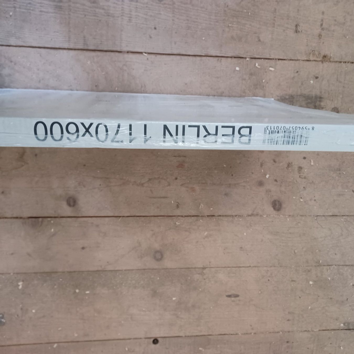 Radiatori: 1 neuer Badezimmer-Heizkörper – Nuovo e nell'imballaggio originale da Reigoldswil venduto da Stabilo010 3