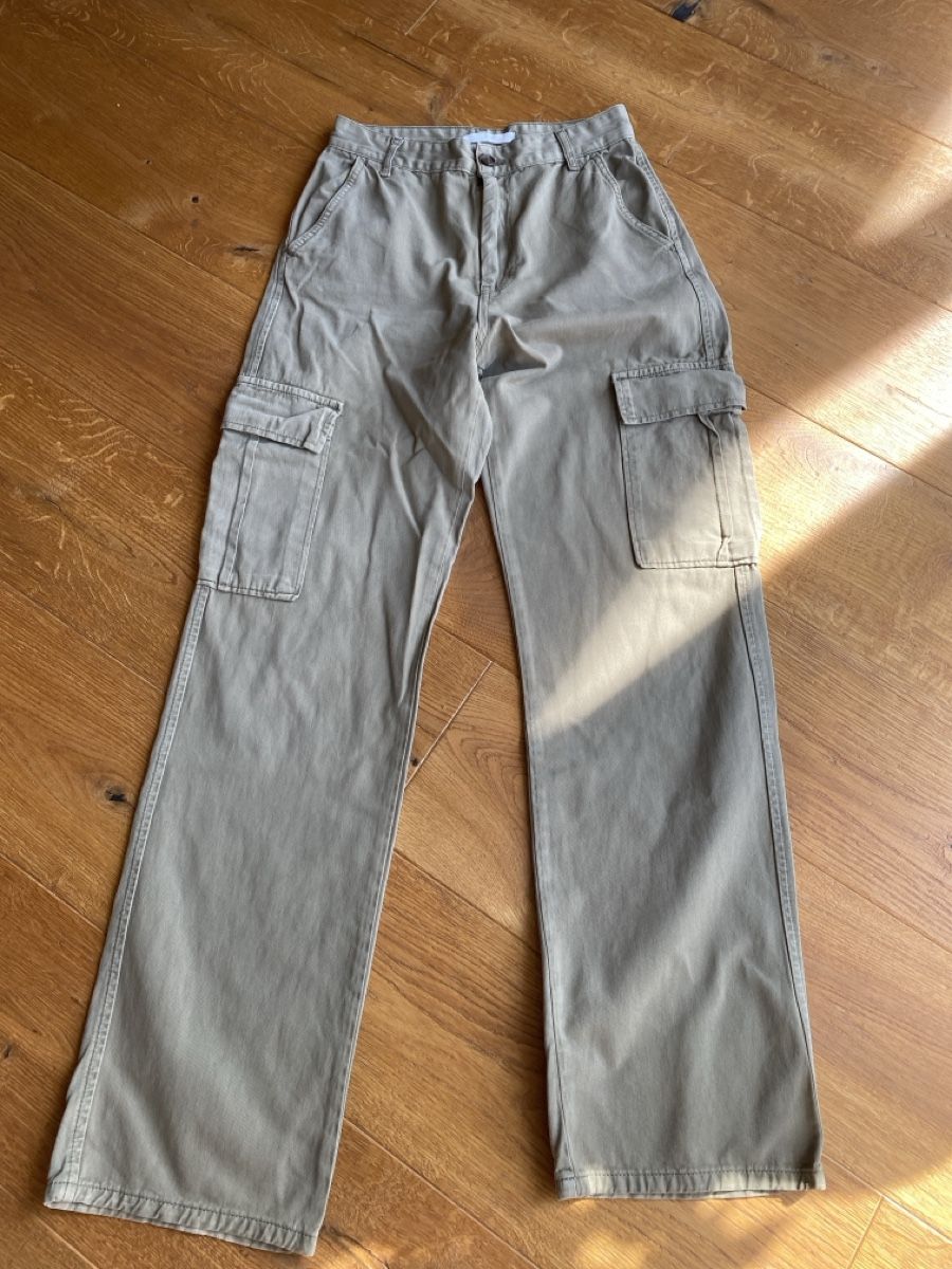 Stradivarius Pantaloni: Stradivarius Hose Gr 38 olive – Usato da Widnau venduto da schetti12