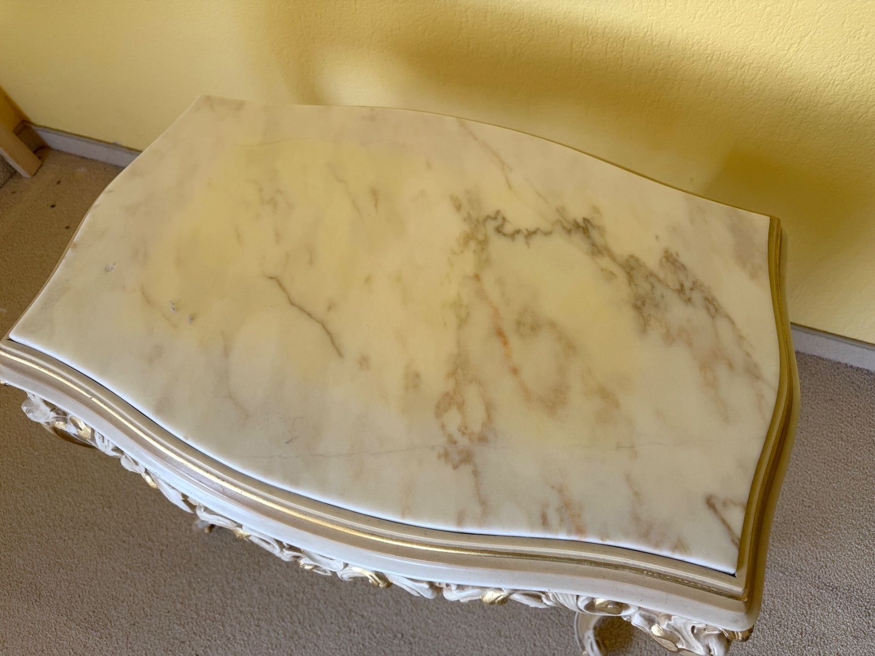 Tavoli: |•|  Beistelltisch mit Marmor – Usato da Schlieren venduto da Freundlich02 7