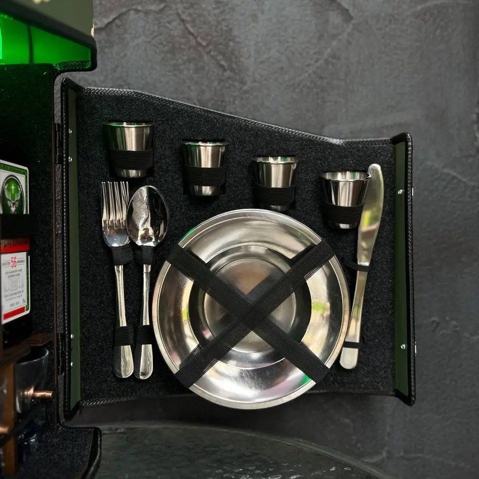 Accessori per altri veicoli: Ihr Kompanie oder Zug Logo Kanister Mini Bar – Nuovo e nell'imballaggio originale da Zürich venduto da itango-schweiz 2