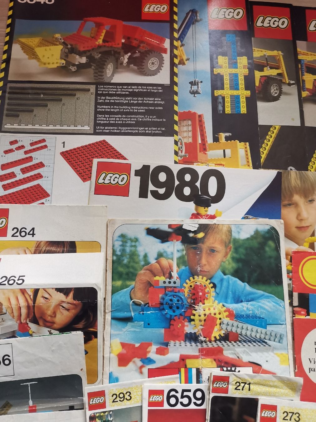 Lego Spielzeuge: Alte Lego Bauanleitungen, Prospekte – Gebraucht aus Effretikon von  1
