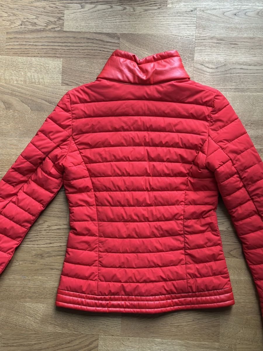 Guess Giacche: Guess Jacke - rot – Nuovo (secondo la descrizione) da Basel venduto da FatmaCan52 6