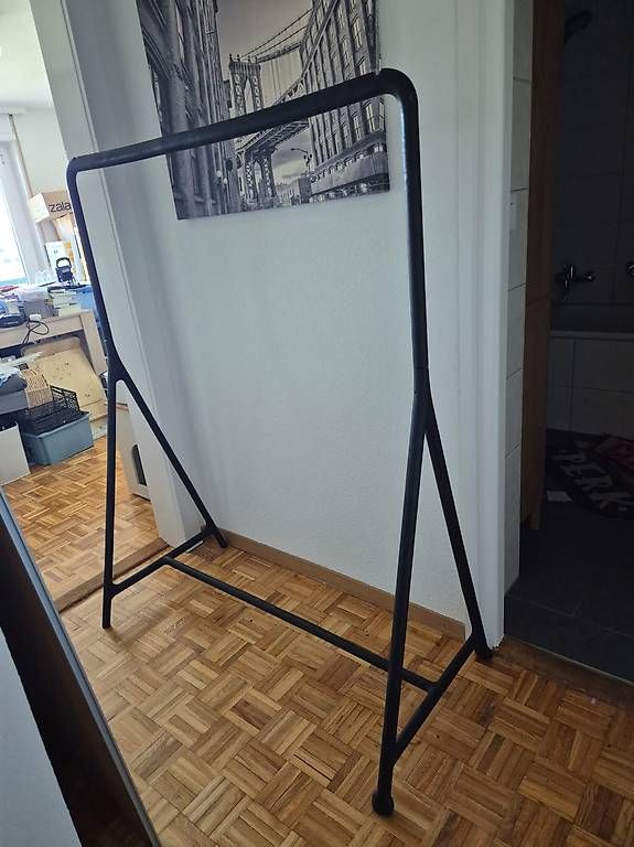 Guardaroba: Porte manteau noir – Usato da St-Cergue venduto da djulien
