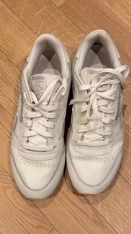 Chaussures femmes: Reebok Schuhe Grösse 39 – D'occasion à Matten b. Interl par atc_p2hb