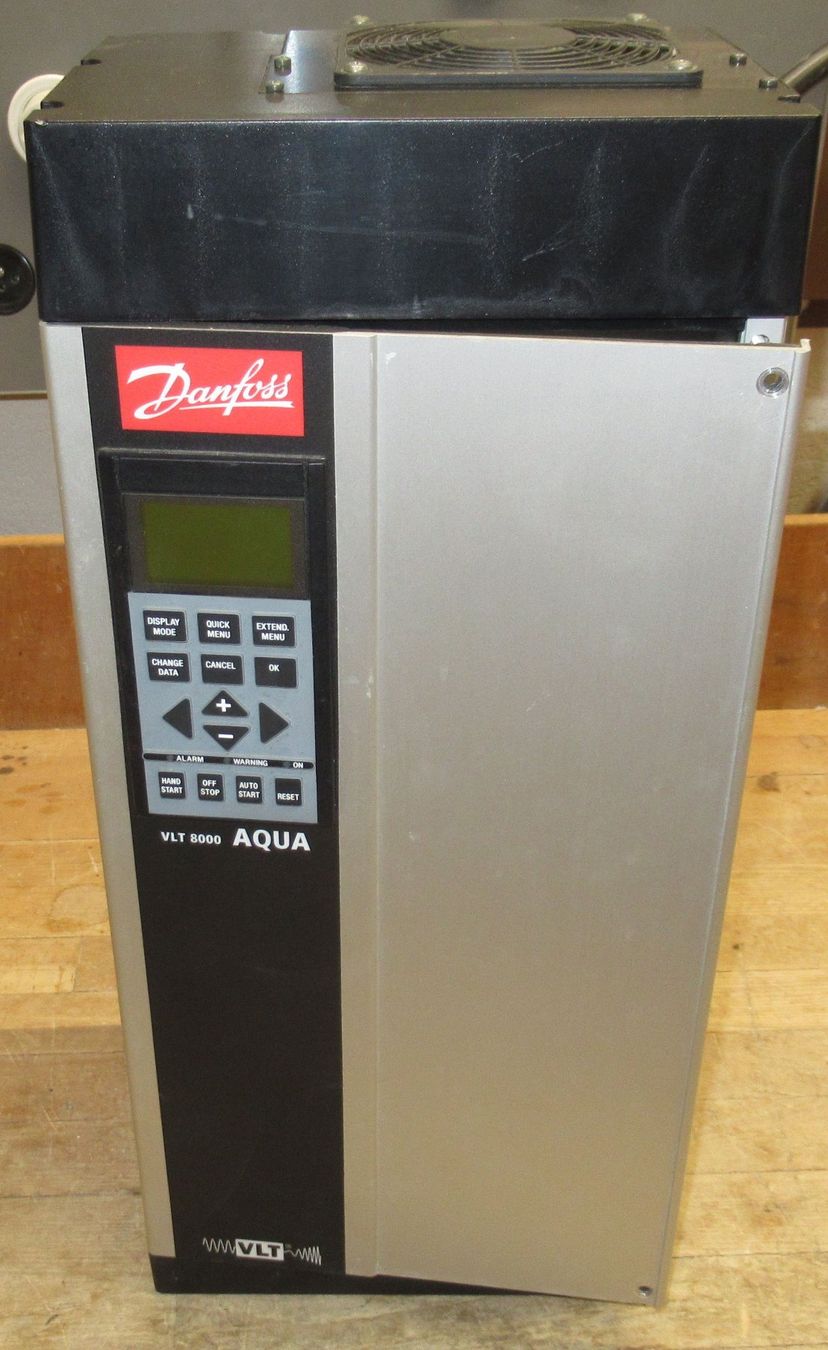 Danfoss Componenti elettronici: Danfoss VLt 8000 AQUA-Frequenzumformer – Usato da Männedorf venduto da livesteam