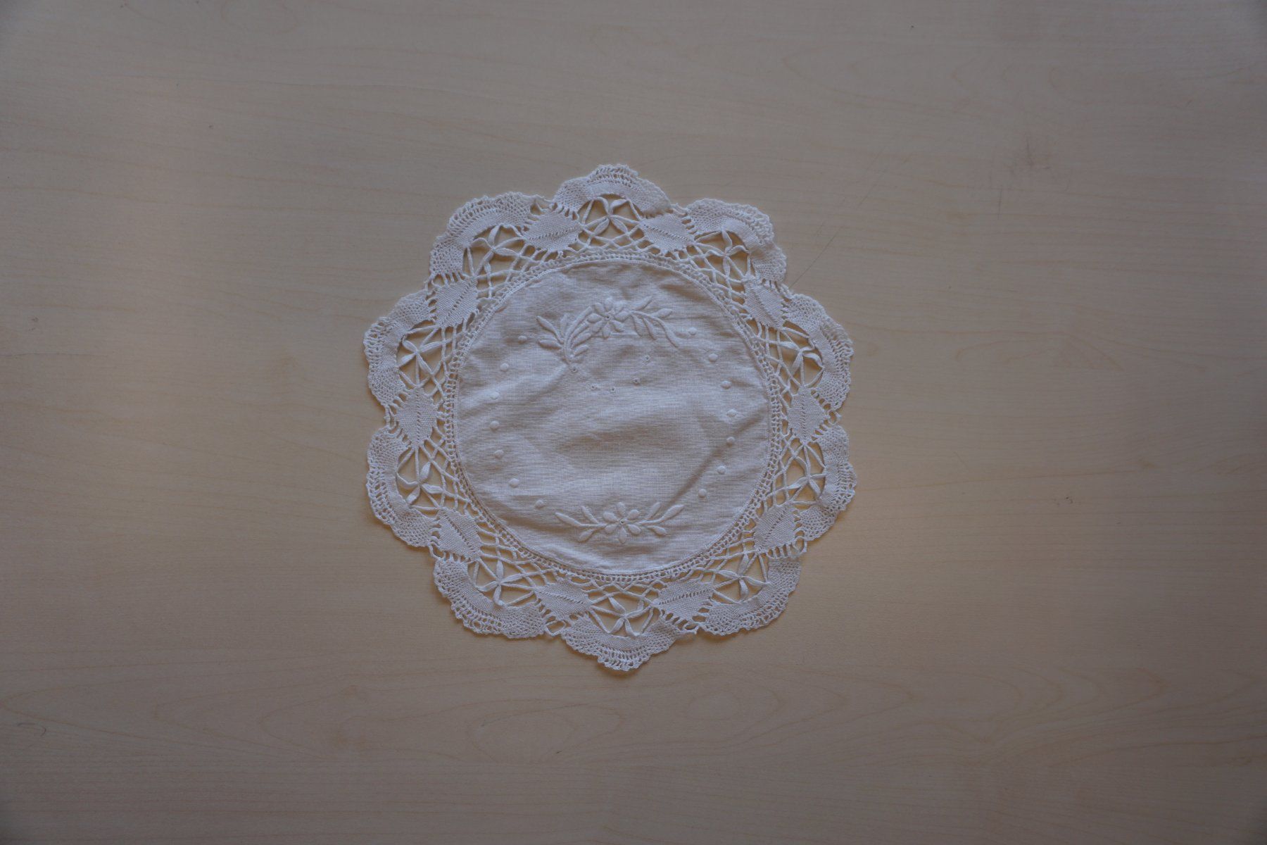 Tutte le decorazioni: Spitzen Deckchen weiss – Usato da Giswil venduto da sowo60 3