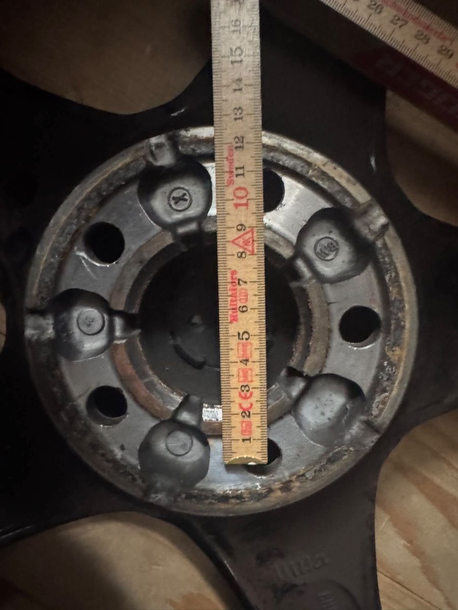Ford Pneus & Kompletträder: Ford Focus Felgen mit Sommerreifen 235/40 R18 – Gebraucht aus Zuzwil SG von sukraM73 2