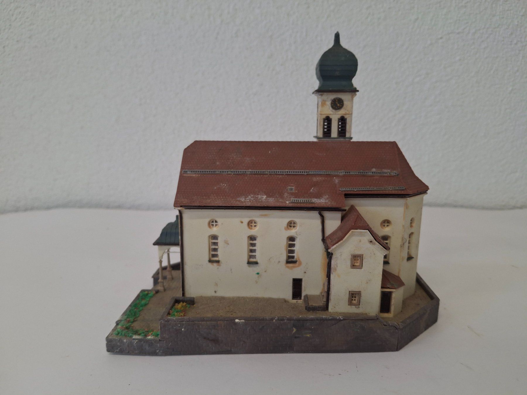 Kibri Modellini di ferrovie: Modellbau Kibri Kirche – Usato da Reichenburg venduto da AK307 3