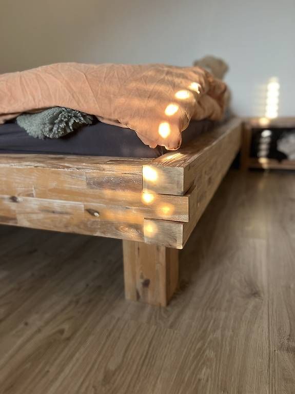 Letti: letto in legno – Usato da Monte Carasso venduto da GloriaHangar11 2