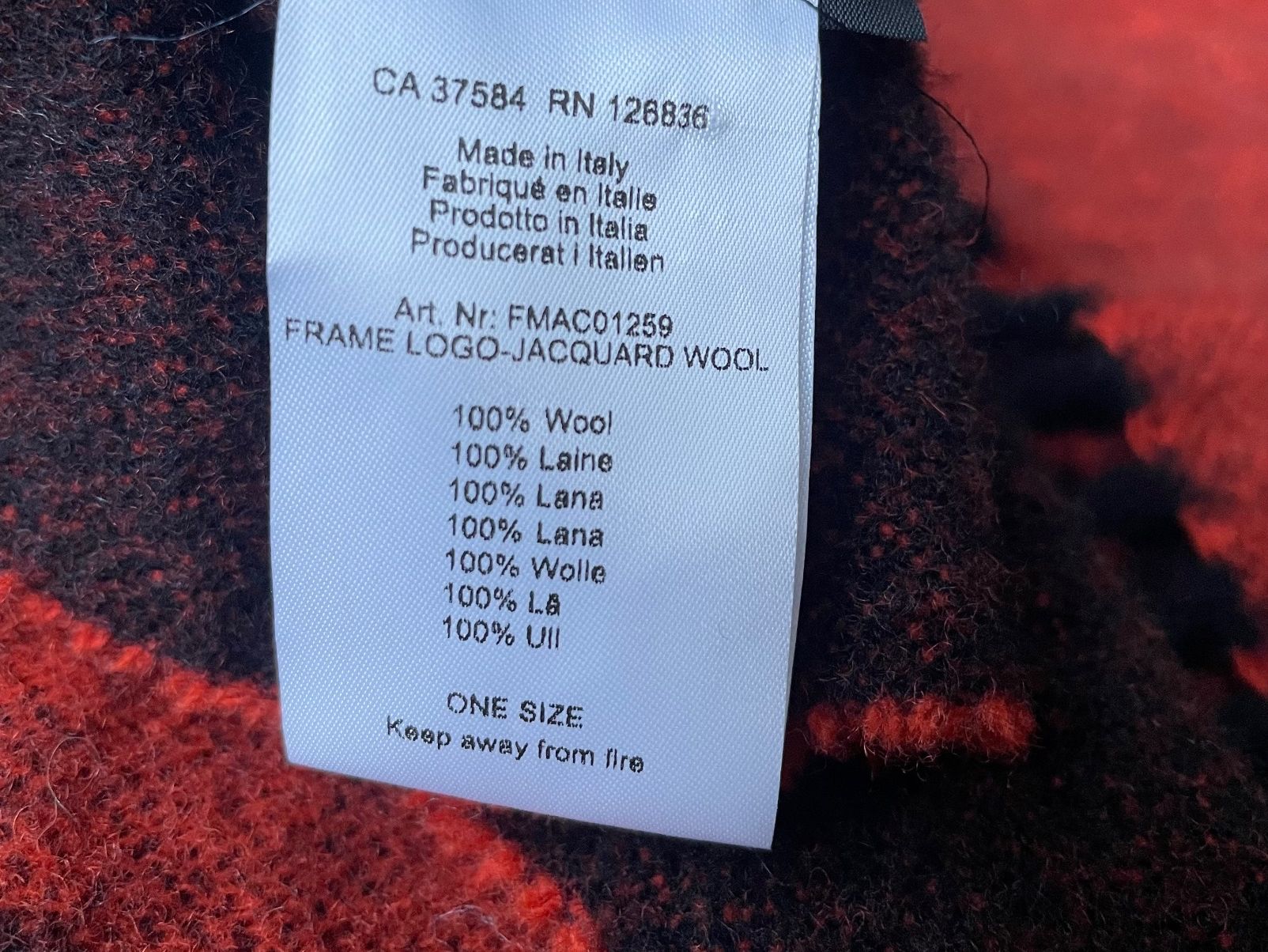 Foulard & Sciarpe: J Lindeberg 100% wool scarf – Usato da Zürich venduto da hol_bc6v 2