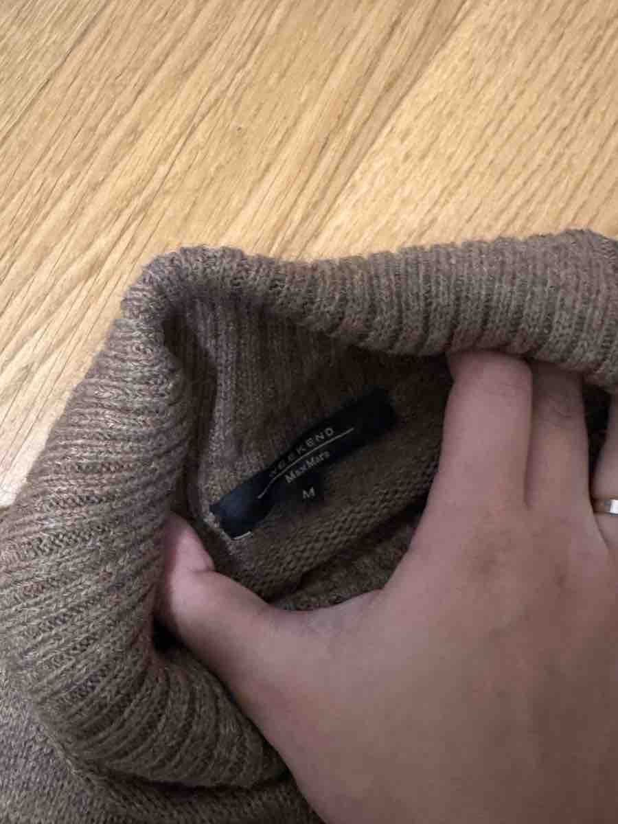 Max Mara Maglioni & Felpe: Wool Weekend Max Mara Roll-Neck Sweater Brown Size M – Nuovo (secondo la descrizione) da Rümlang venduto da Fox_19 1
