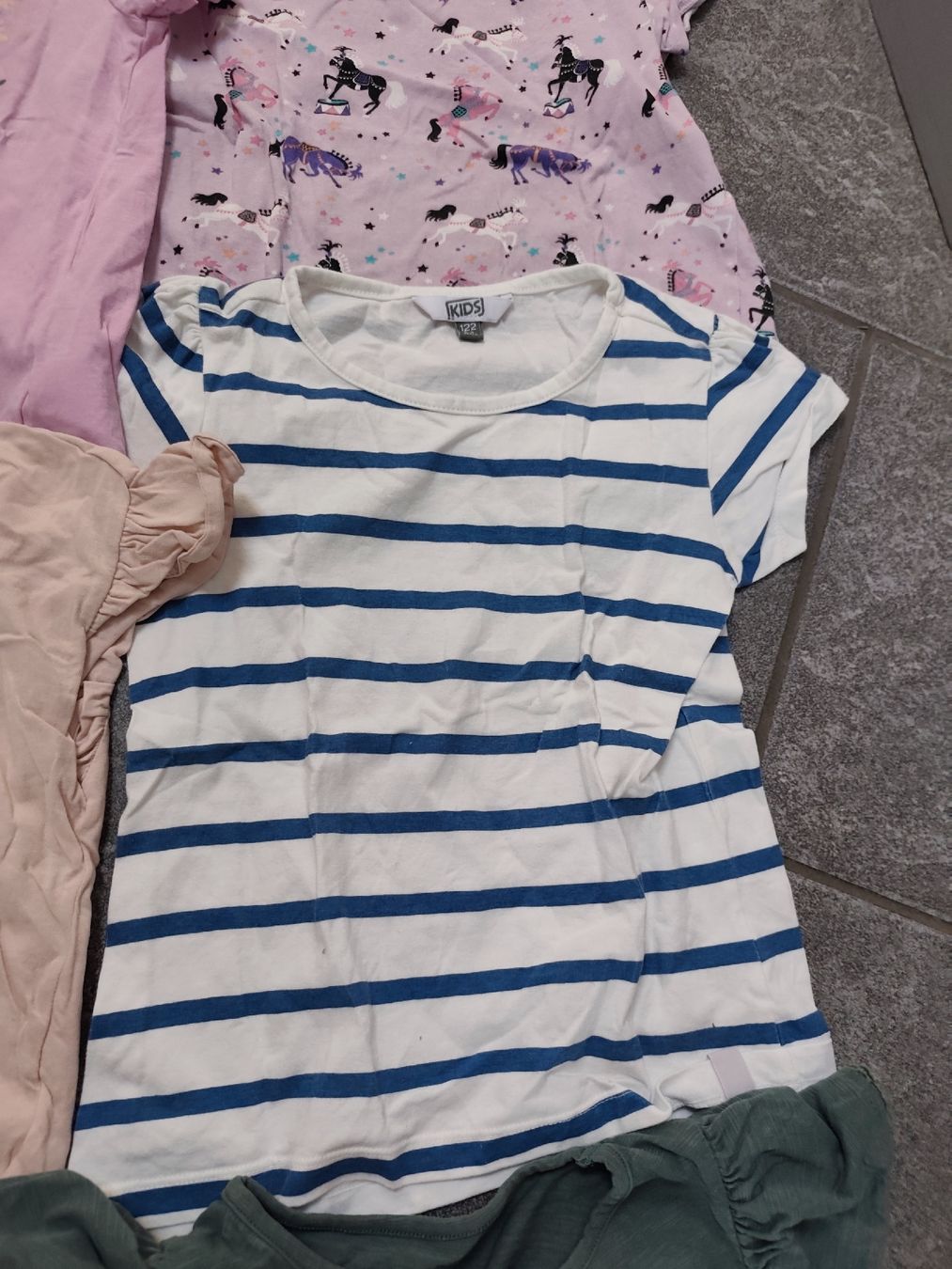 Camicette, T-shirt & Top: T-Shirt 5 x, Gr 122 – Usato da Fulenbach venduto da meje0081 1
