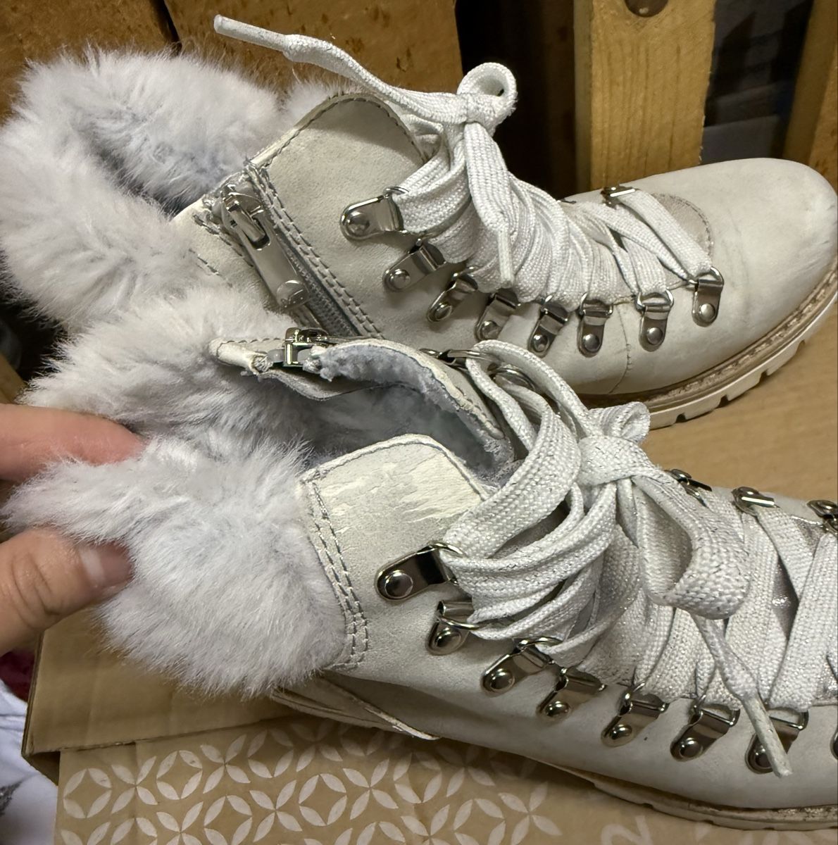 Scarpe da donna: Winterstiefel mit Fell, grau, Gr. 40, Grau – Usato da Basel venduto da AninaAti 4