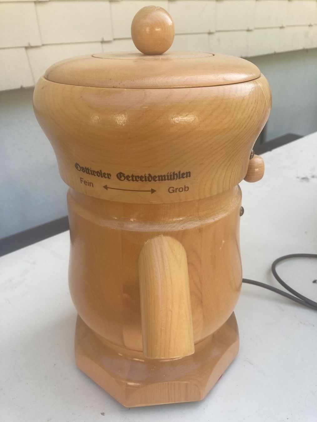 Küchengeräte: Getreidemühle vom Osttirol. – Gebraucht aus Rüttenen von  6