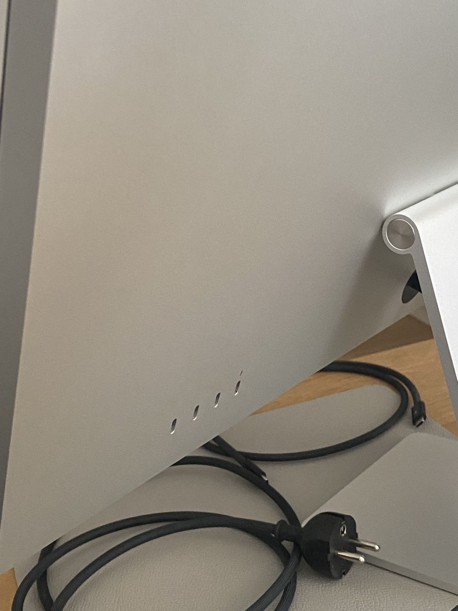 Apple Monitor: Apple Studio Display 27" 5K Standardglas (MK0U3D/A) – Usato da Wetzikon ZH venduto da rit_ramtr 5