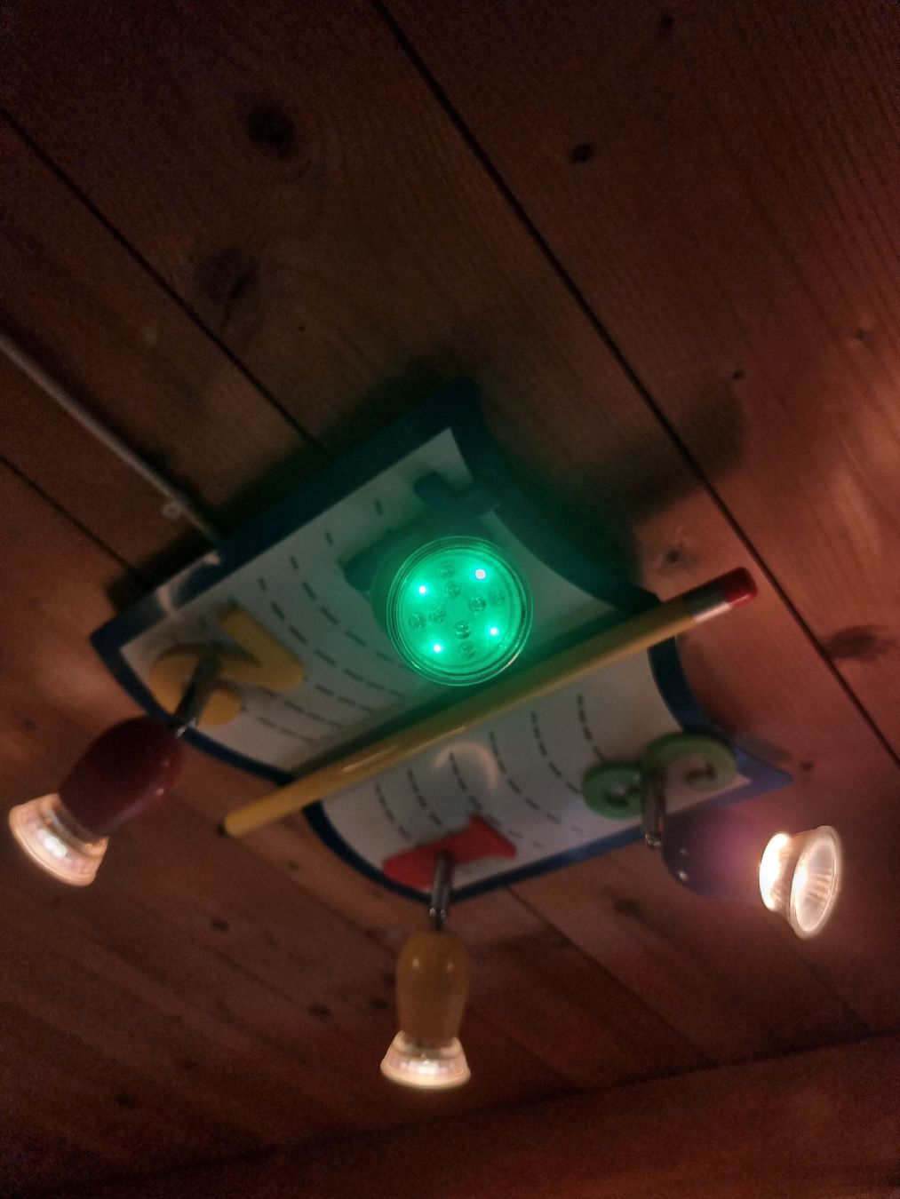Lampade: Kinderlampe mit Farbwechselglühbirne – Usato da Dürnten venduto da Mercurius1 2
