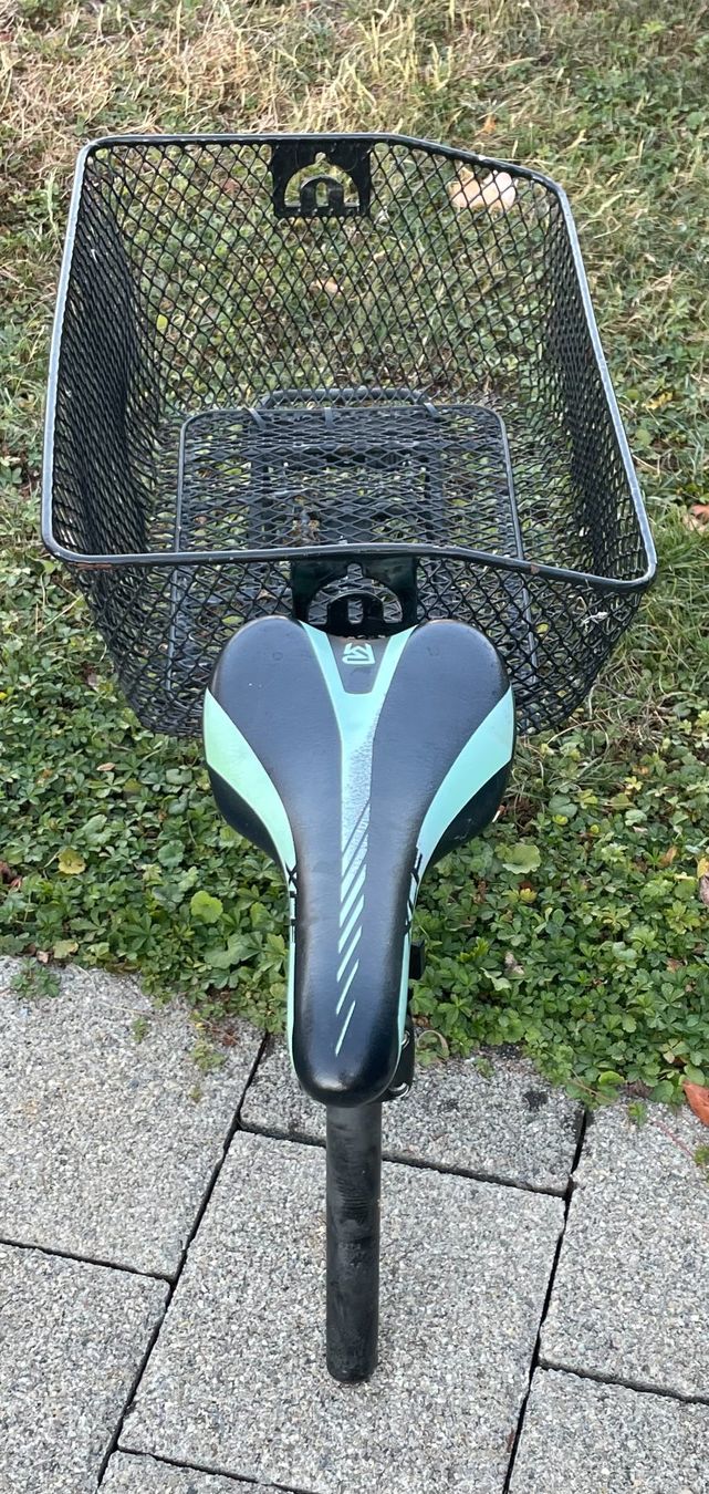 Pezzi di ricambio: Fahrradsattel mit Stange, Packträger, Korb – Usato da Amriswil venduto da fit8580 1