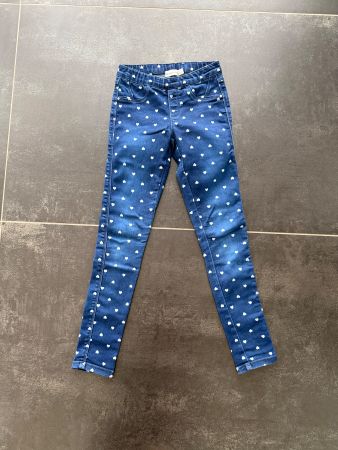 Jeans mit Herzen Muster Grösse 128 guter Zustand