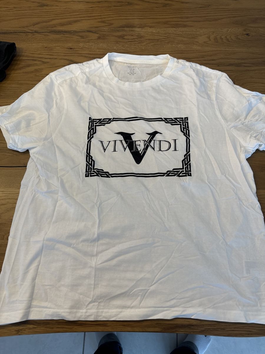 T-shirt: Custom Vivendi Shirt weis XL, selfmade – Usato da Wil SG venduto da Prof.Eich