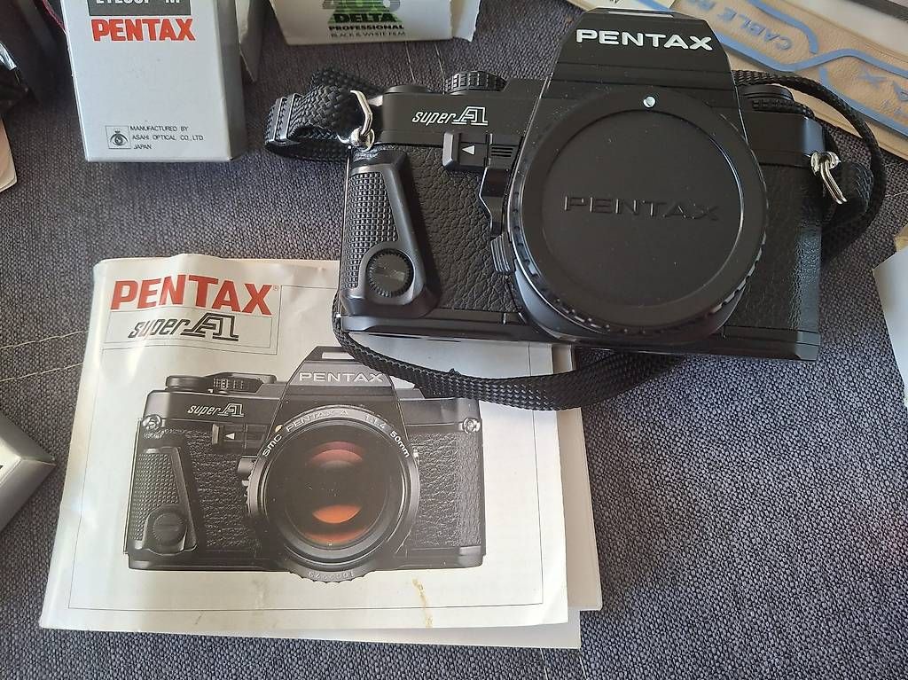 Fotocamera: PENTAX SUPER A Spiegelreflex Kamera Set - 33-teilig – Usato da Siegershausen venduto da tan_wds7 1