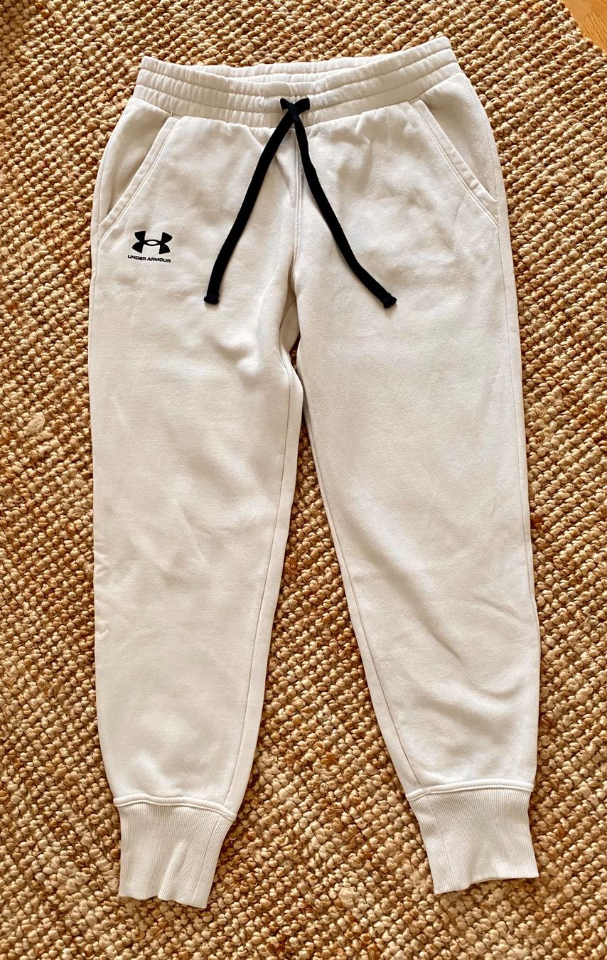 Under Armour Pantaloni: Under Armour Joggers – Nuovo (secondo la descrizione) da Zollikofen venduto da AureusManus
