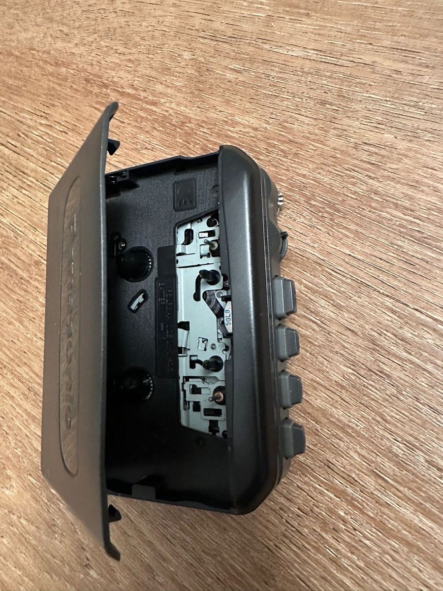 Panasonic Lettore multimediale portatile: Panasonic RQ-E25V - Stereo Cassette Player – Usato da Zürich venduto da iva_9svl 5