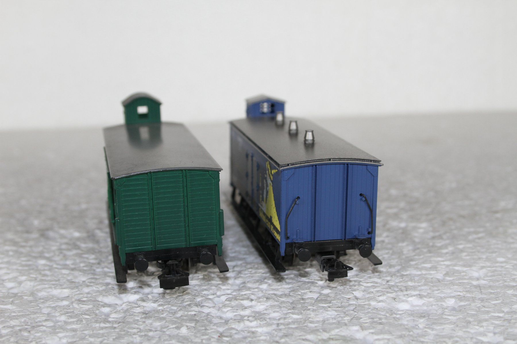 Märklin Modellini di ferrovie: Märklin 2 Güterwagen (2) – Usato da Triesen venduto da gleis8 6
