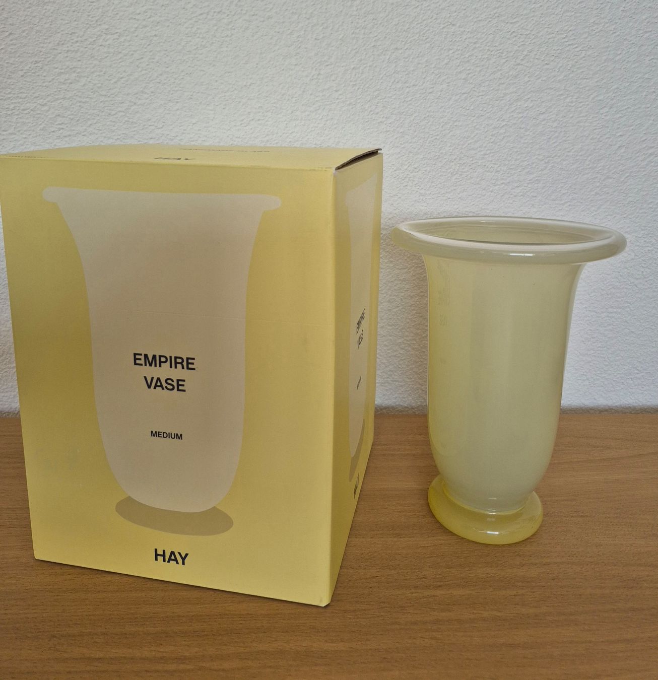 Hay Vasi & Recipienti: HAY Empire Vase Medium hellgelb Glas - NEU – Nuovo (secondo la descrizione) da Hirschthal venduto da edr567
