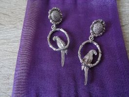 Suesse Ohrringe mit Papagei-Motiv, neuwertig, Silberlook