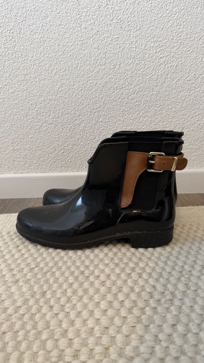 Tommy Hilfiger Scarpe da donna: Tommy Hilfiger Black Rain Boots, Size 41 worn! – Difettoso da Zürich venduto da kor_pm27 3