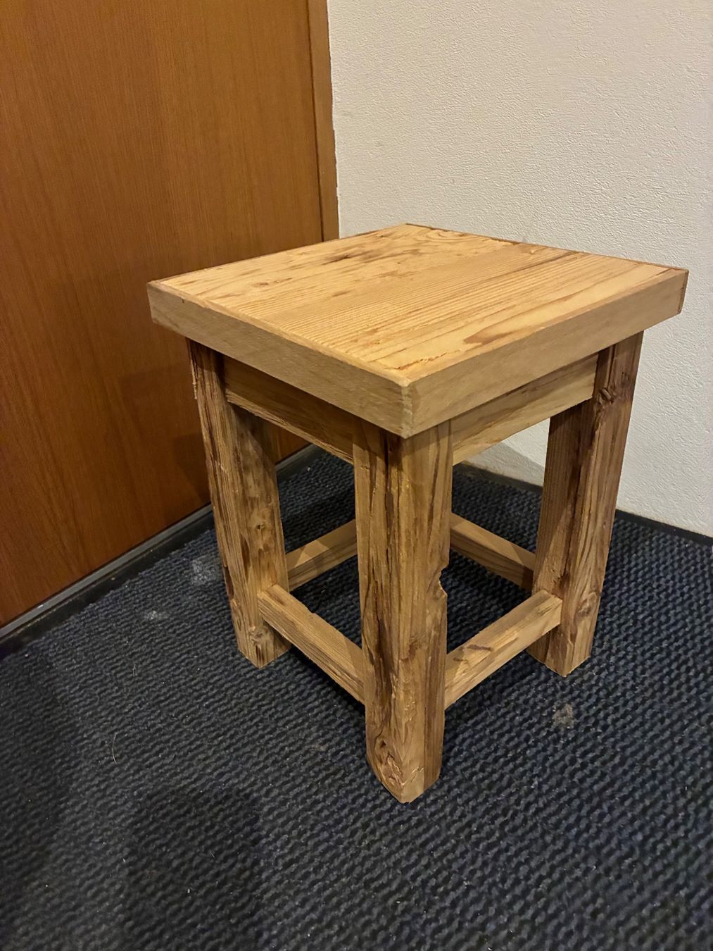 Articles en bois: Rustikaler Hocker – Neuf (Voir description) à Vicosoprano par moikka