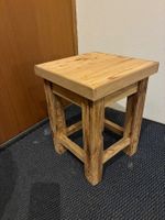Rustikaler Hocker