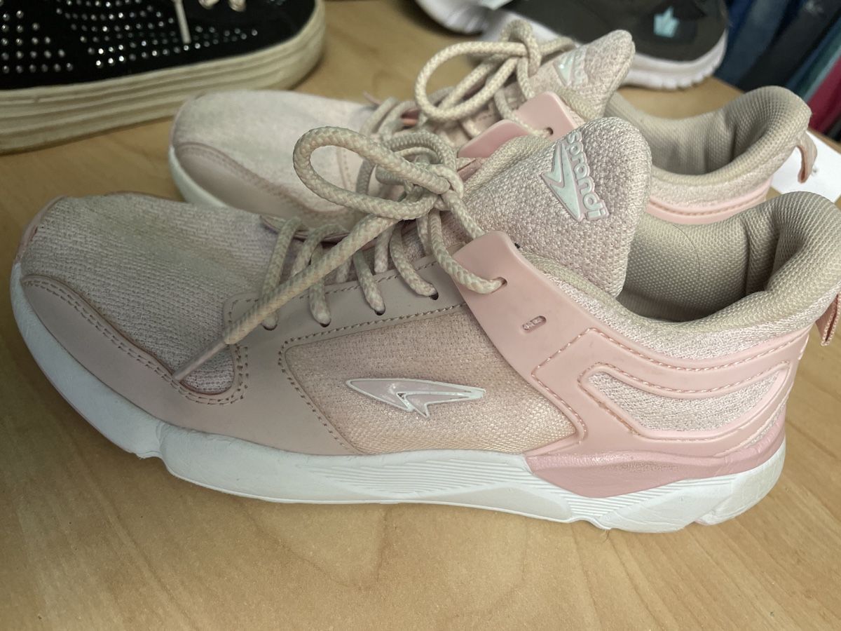 Schuhe für Mädchen: Rosa Sprandi Turnschuhe Gr.36 – Gebraucht aus Obergerlafingen von cabo4