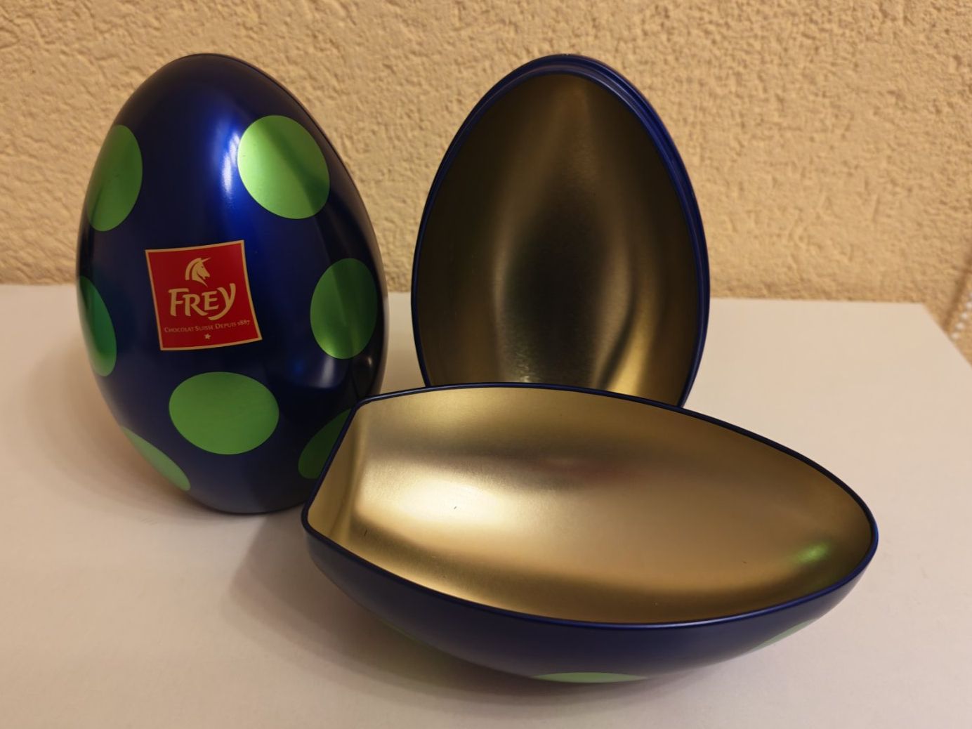 Contenitori & Simili: 2 leere Frey Blech-Eier - Höhe ca. 15 cm – Usato da Liestal venduto da Kratzilla