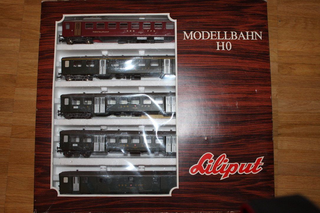 SBB/CFF/FFS Modelleisenbahnen: Modellbahn SBB Set H0  Waggons neuwertig – Gebraucht aus Erlinsbach von plastido 5