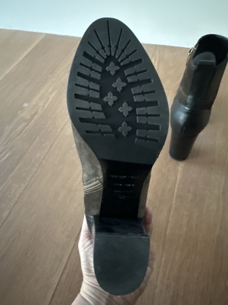 Sergio Rossi Damenschuhe: Sergio Rossi Suede Ankle Boots – Neu (gemäss Beschreibung) aus Binningen von can_s2yh 4