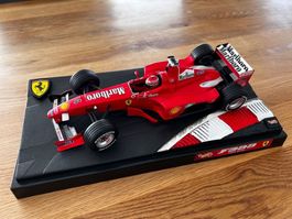 Ferrari F399  Eddie Irvine F1  mit Marlboro  Hot Wheels 1/18