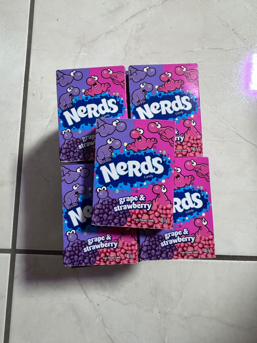 Aliments & Spécialités: 32x Nerds Grape & Strawberry 46.7g – Neuf avec emballage d'origine à Zunzgen par noa_wd92