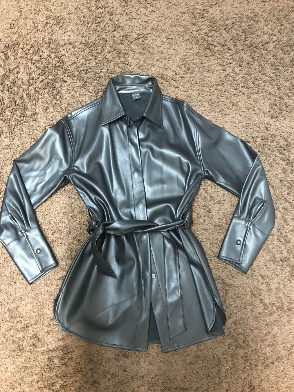 Zebra Camicette: Kunstlederhemd /Jacke Gr M schwarz – Nuovo (secondo la descrizione) da St. Margrethen SG venduto da kellenbh
