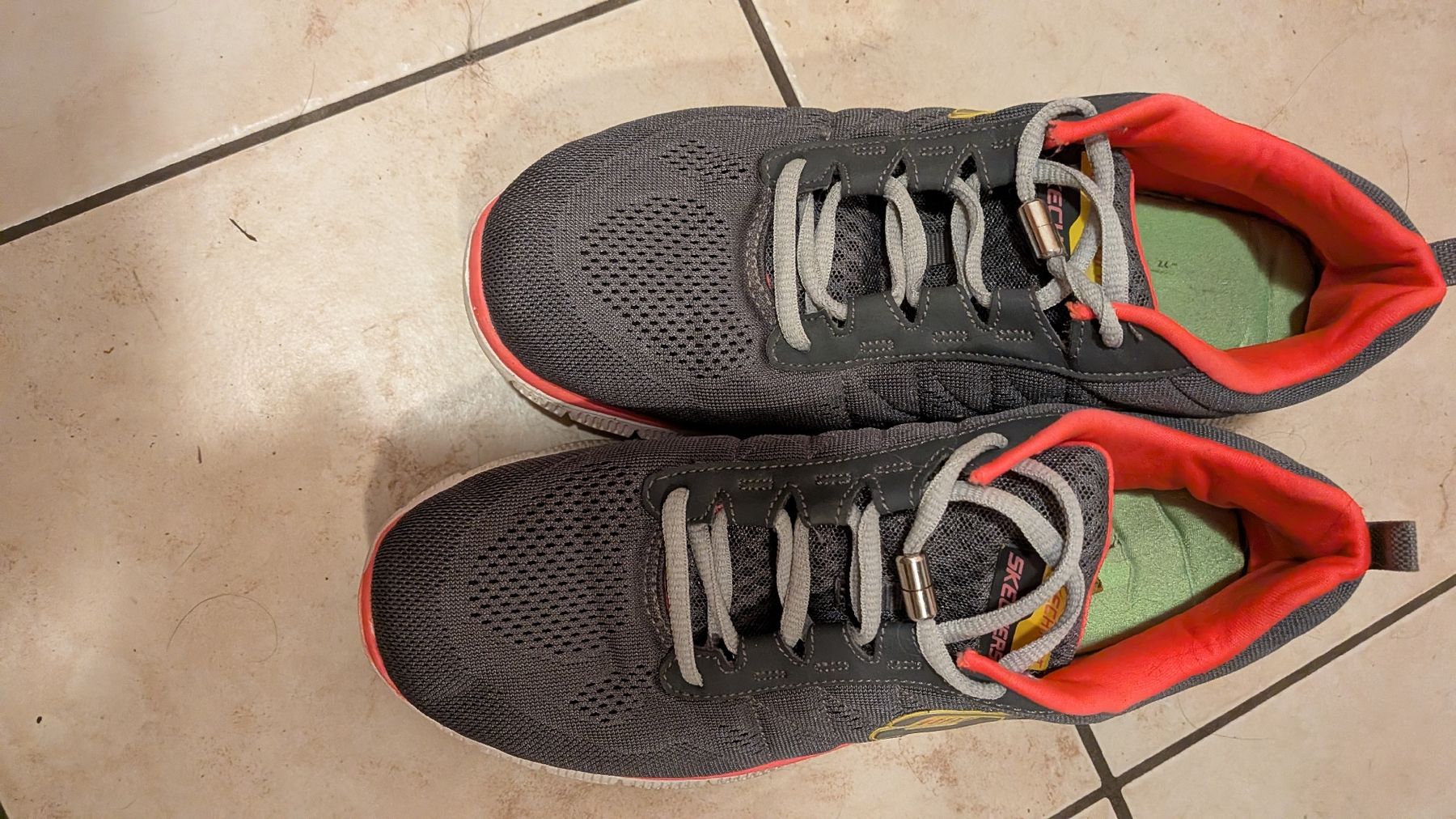 Skechers Scarpe da donna: bequeme Turnschuhe Gr 39 – Nuovo (secondo la descrizione) da Wattenwil venduto da karinschaw 2