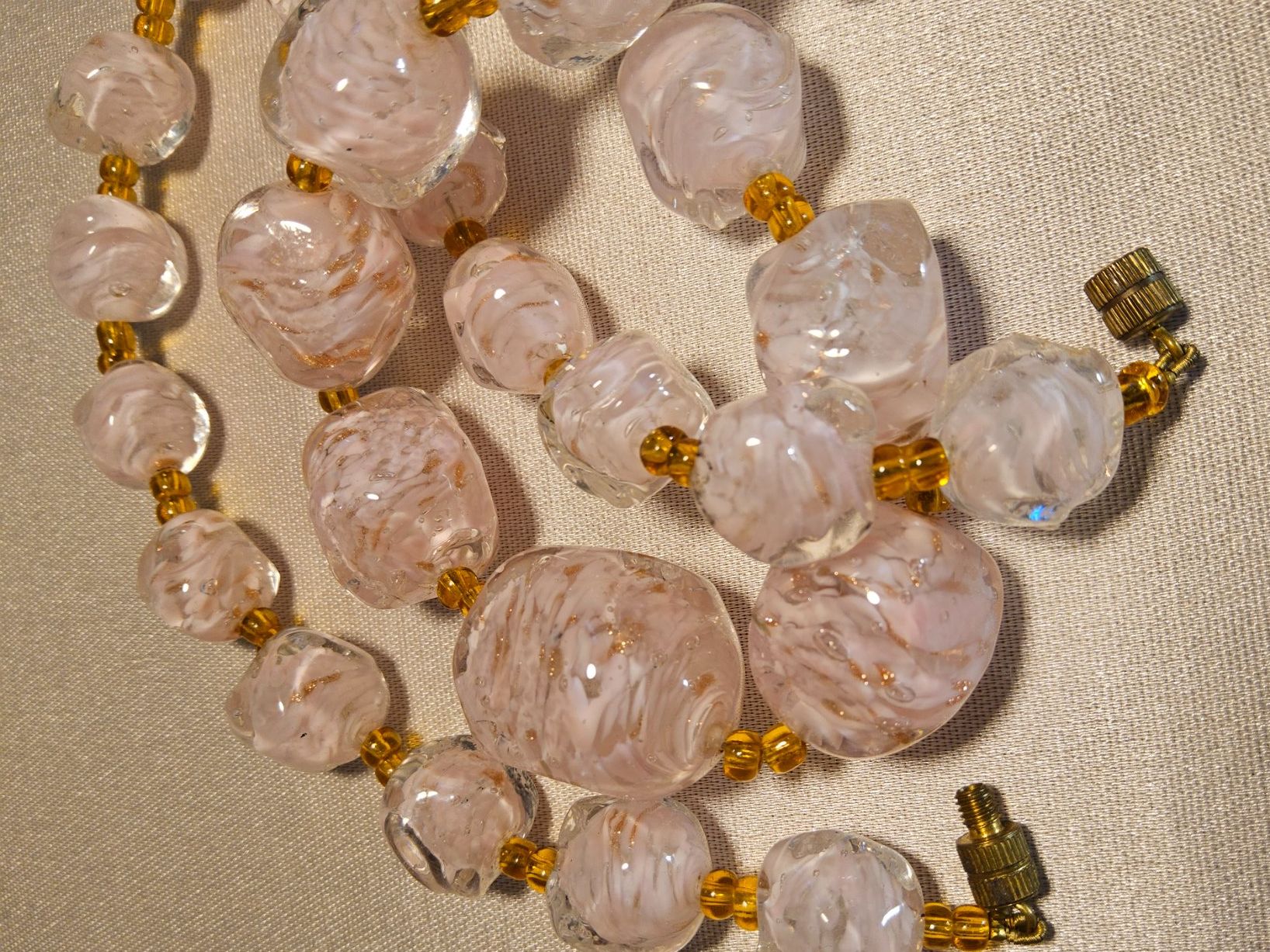 Murano Catenine: Vintage Murano Glaskette, Hellrosa/Goldig, ca 1960 – Usato da Zürich venduto da SciTec 1