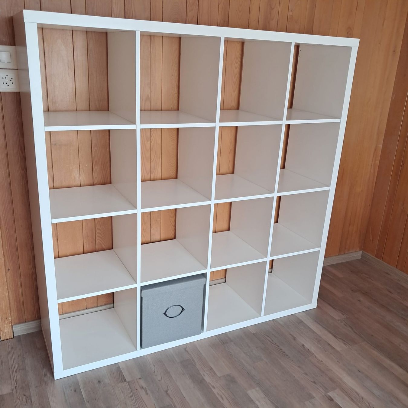 Scaffali: KALLAX Regal, weiss, 147x147 cm – Usato da Wiesenberg venduto da Naragarth