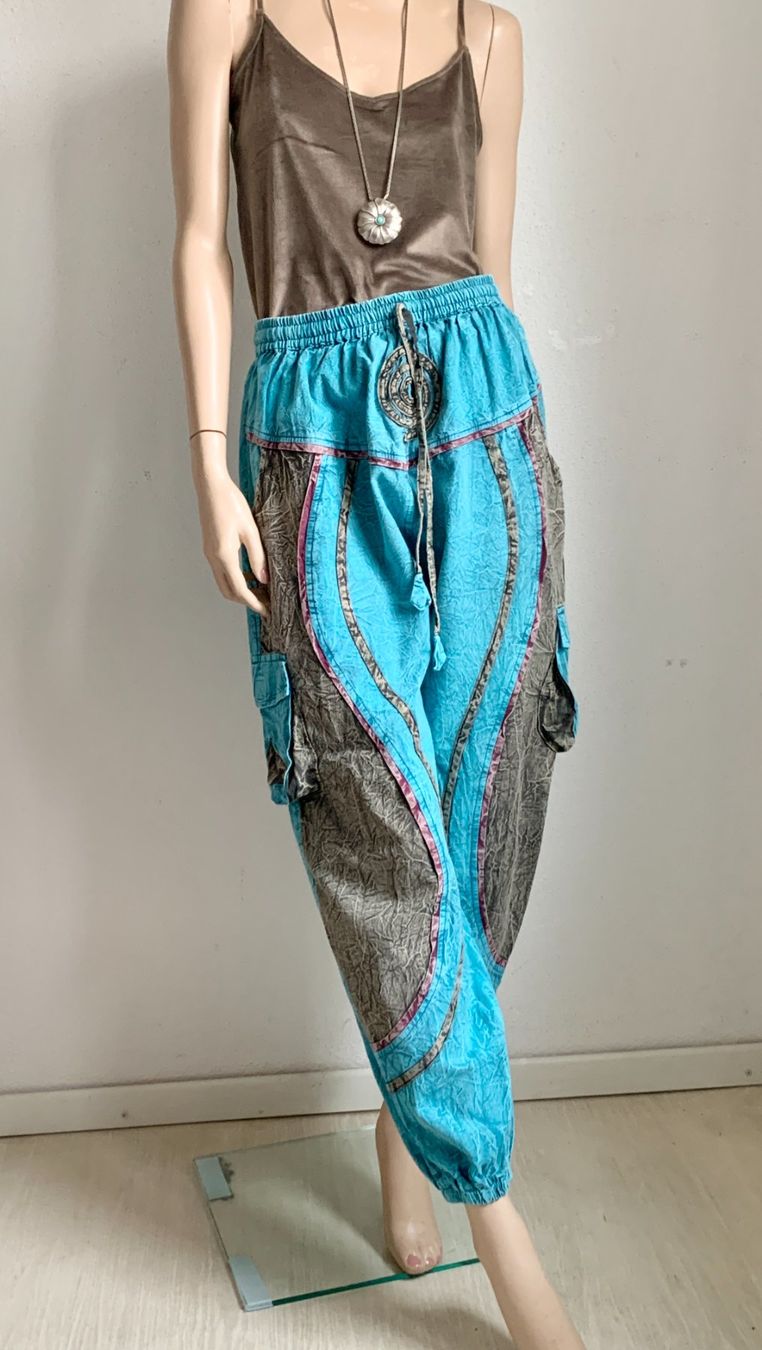 Hosen: Ethno Pluderhose mit Top im Boho-Stil – Gebraucht aus Kloten von Nephty 3